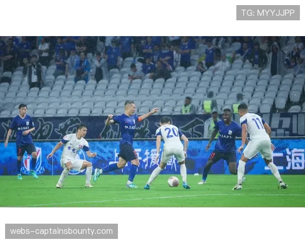 “谢鹏飞的下一站:与上海申花合同到期,去向引发关注”